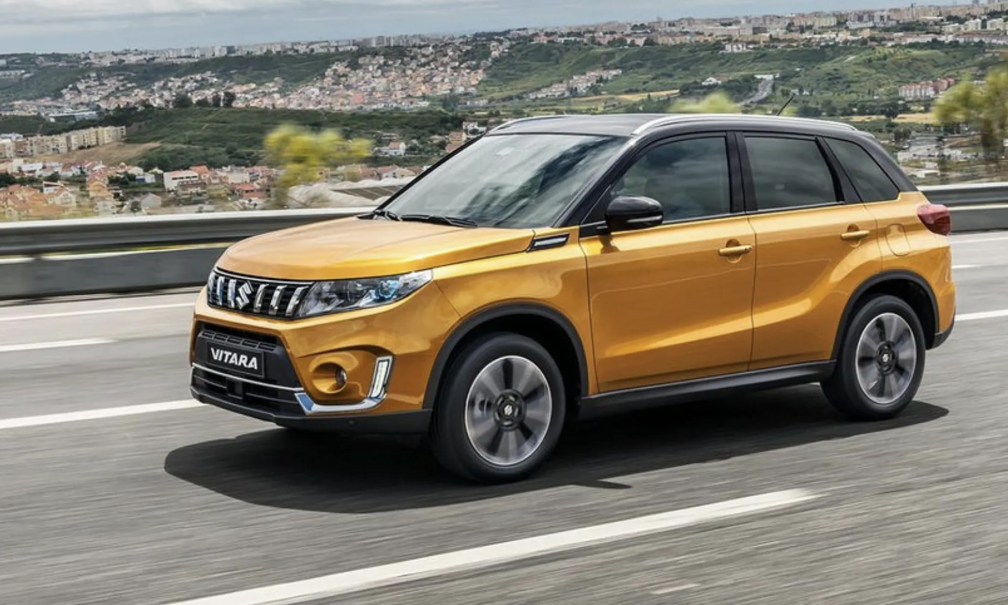 Al momento stai visualizzando SUZUKI VITARA HYBRID: IL SUV COMPATTO 4X4 DAI CONSUMI RIDOTTI.